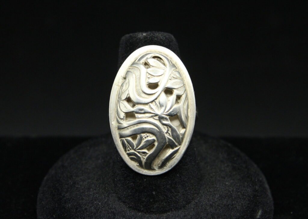 Sterling Silver Oval Floral Cut Out Ring