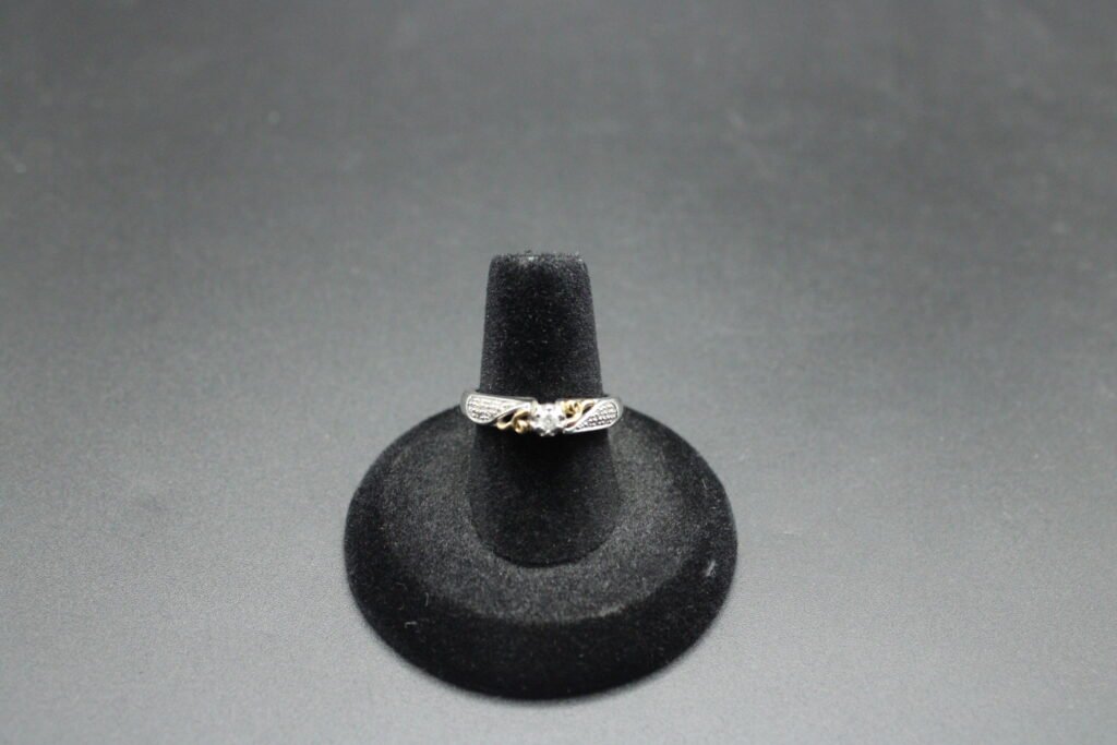 10kt White Gold Two Tone Gold Swirl Ring