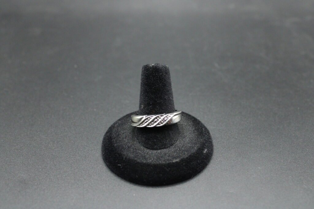 10kt White Gold Diamond Band
