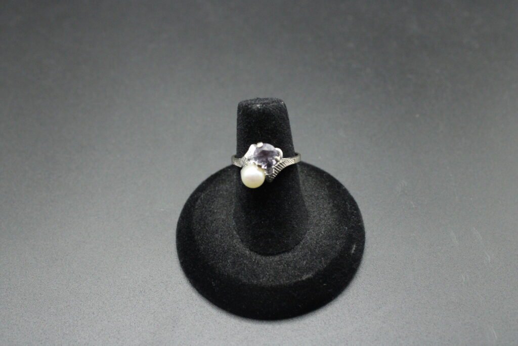 10kt White Gold Topaz Stone and Pearl Ring