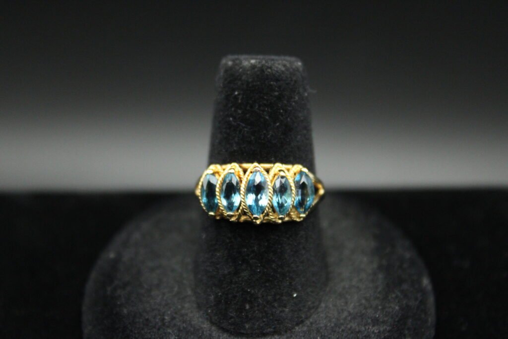 10kt Yellow Gold Aqua Marquise Cut Ring