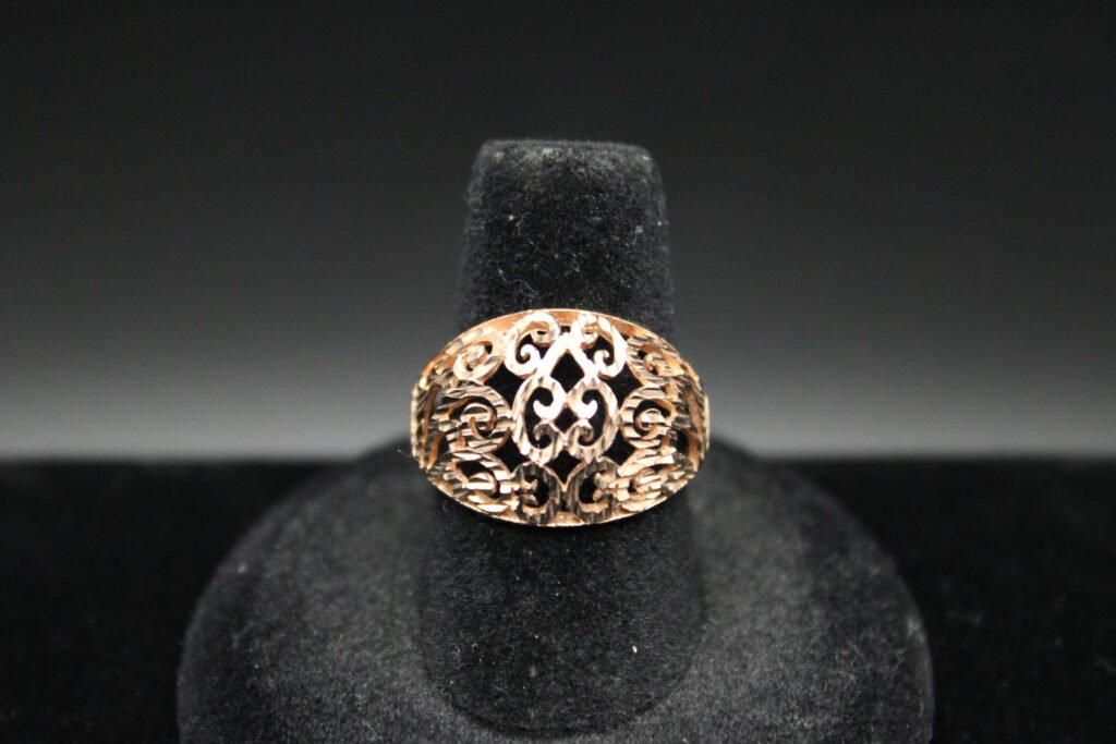 10kt Rose Gold Swirl Ring