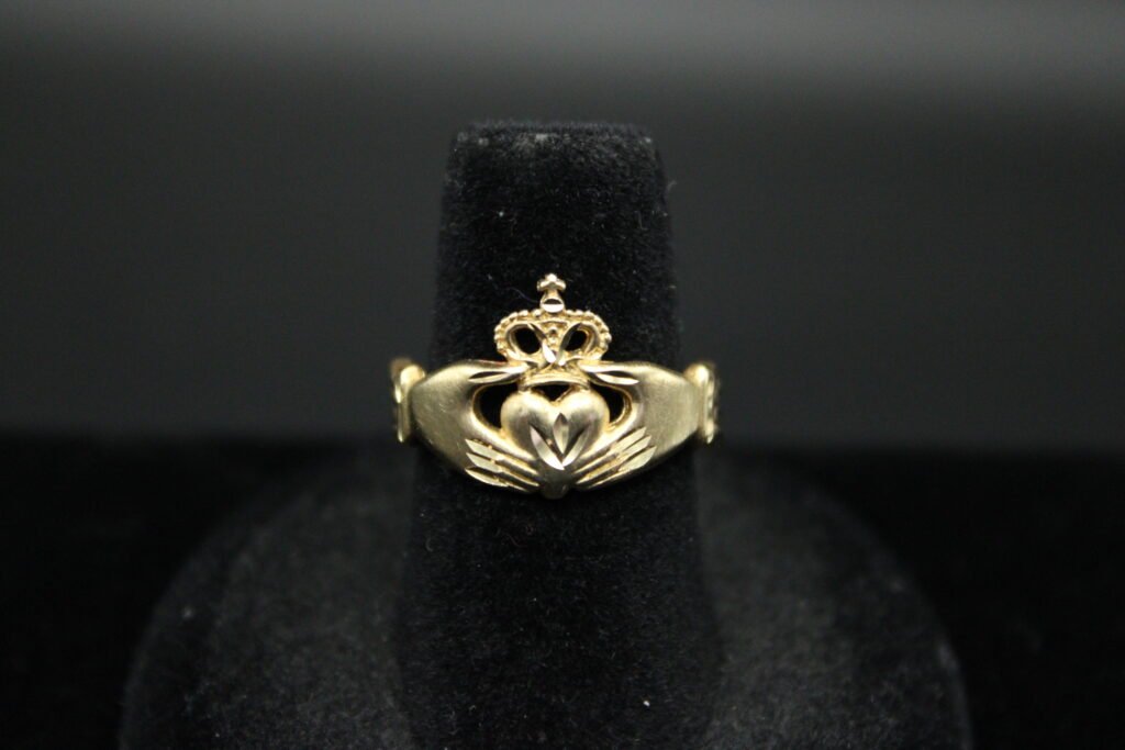 14kt Yellow Gold Irish Heart Ring