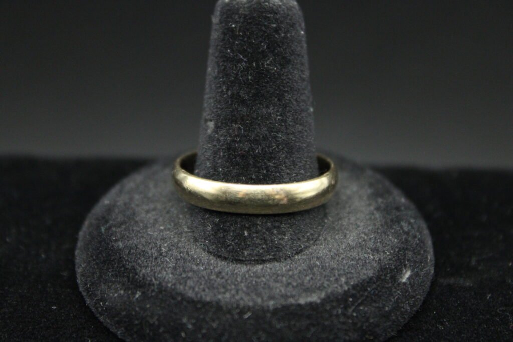 10KT Yellow Gold Band