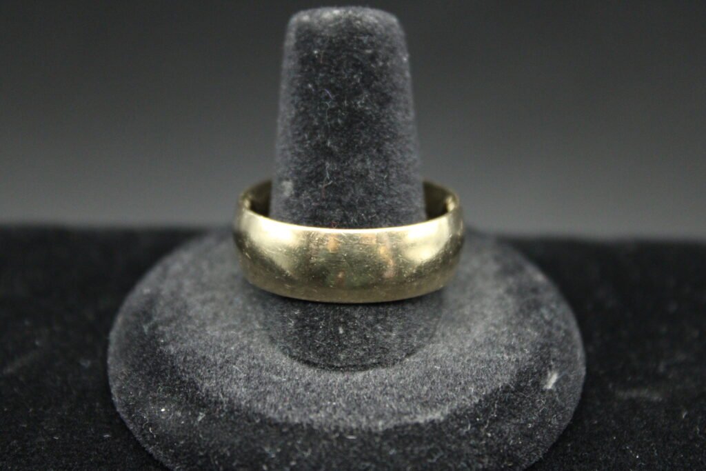 10kt Yellow Gold Wedding Band