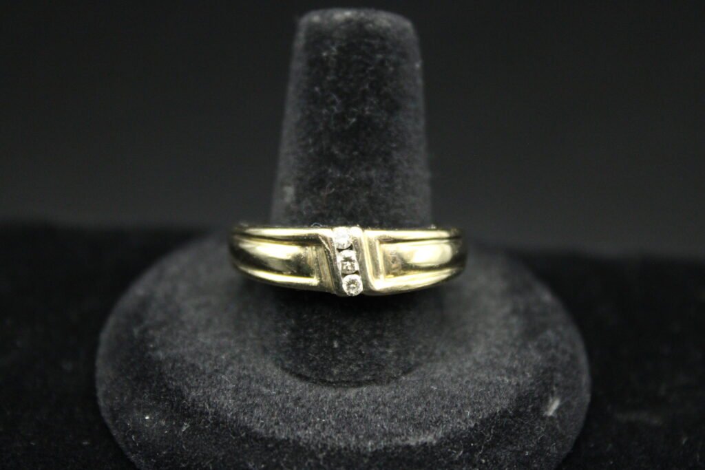 14kt Yellow Gold Three Stone Diamond Ring