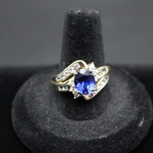10kt Yellow Gold Oval Cut Sapphire Ring