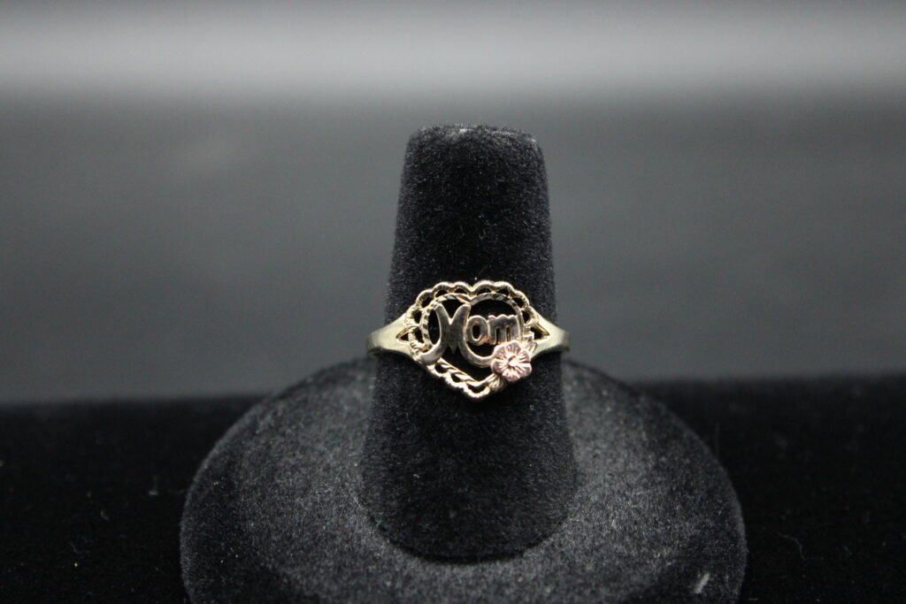 10kt Yellow Gold Mothers Heart Ring