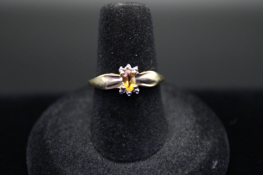 10kt Yellow Gold Oval Citrine Ring