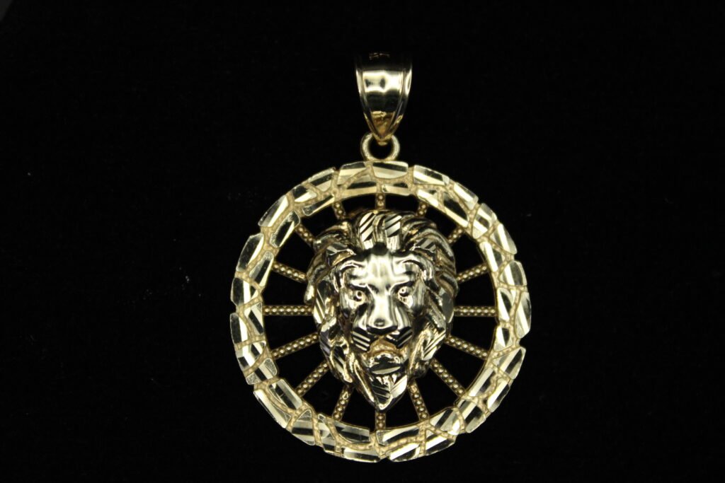 10kt Yellow Gold Lion Head Pendant
