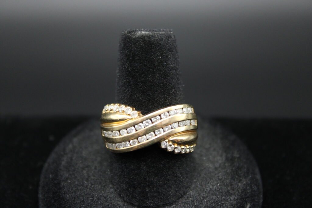 10kt Yellow Gold Diamond Crossover Ring