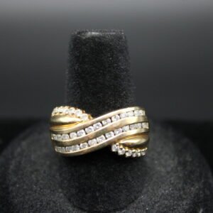 10kt Yellow Gold Diamond Crossover Ring
