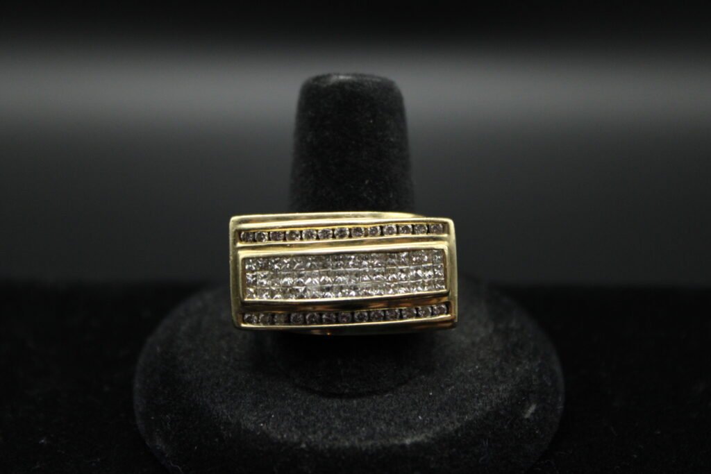 14kt Yellow Gold Mens Diamond Ring