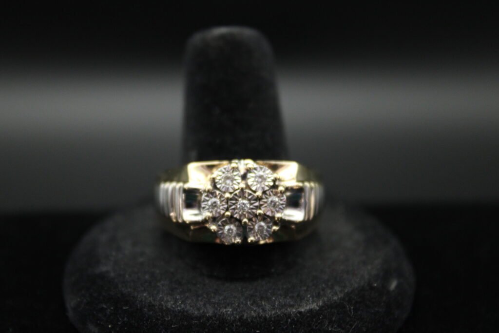 10kt Yellow Gold Diamond Cluster Cocktail Ring