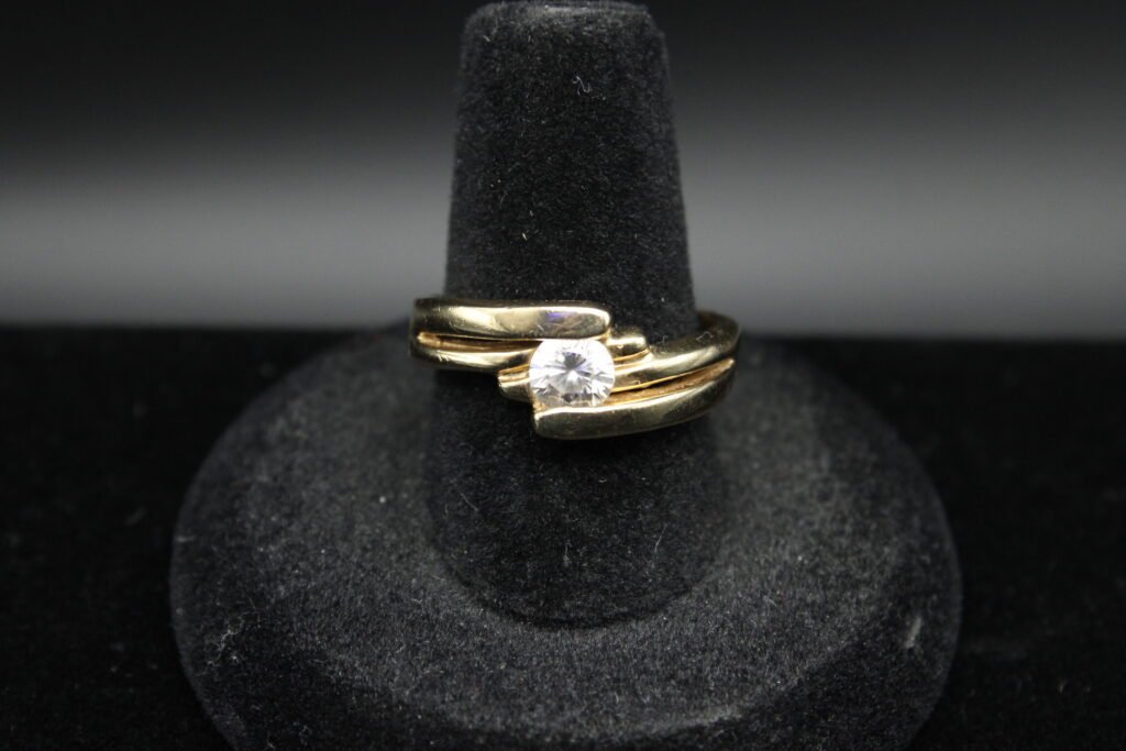 14kt Yellow Gold Swirled Double Band Ring